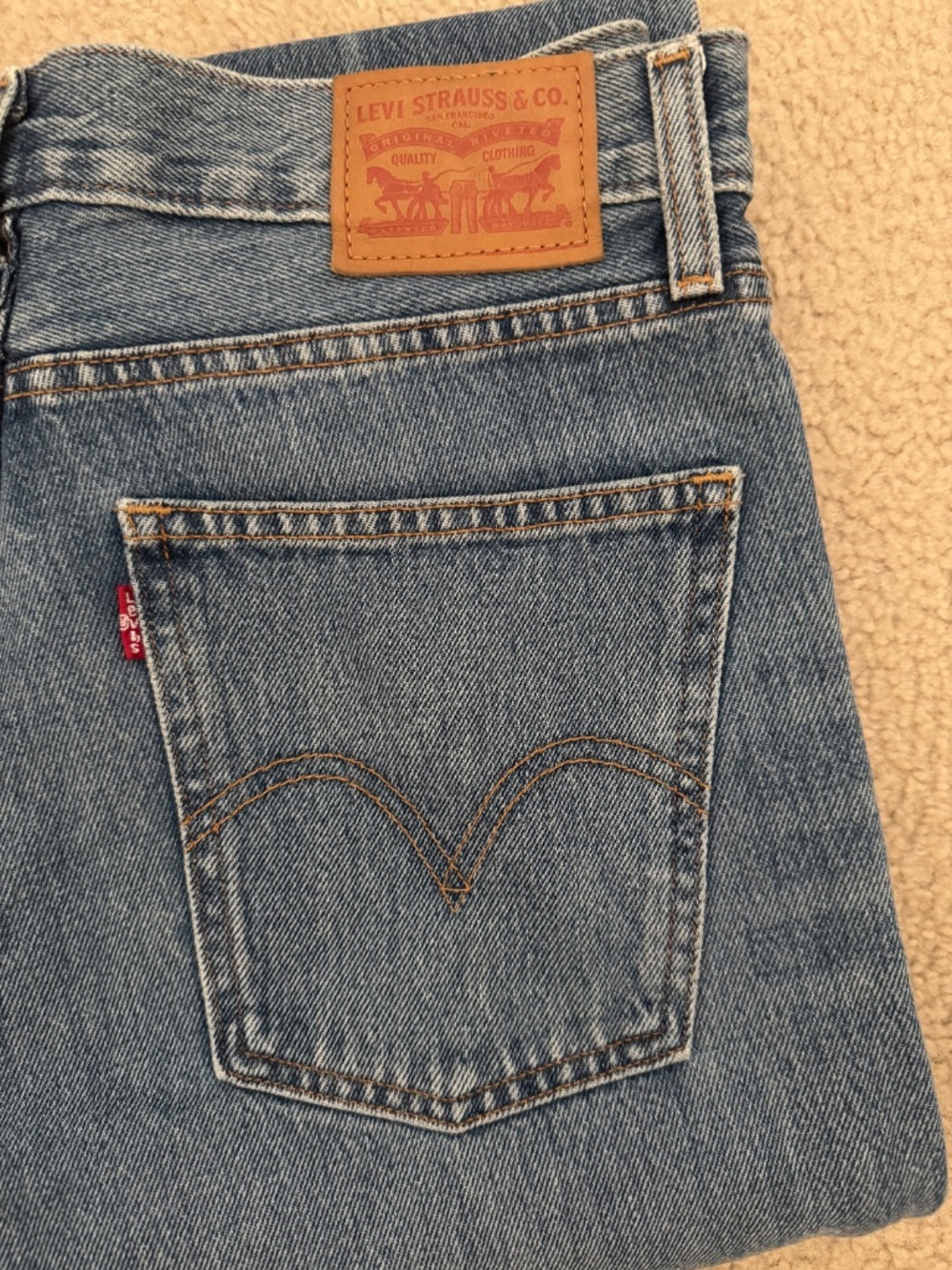 Levi's Jeans - Picture 3 of 7